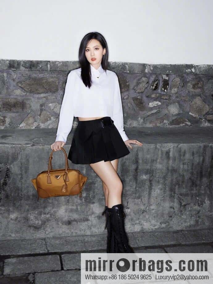 PRADA 🎉 new medieval bag 🎉 1BB115 M