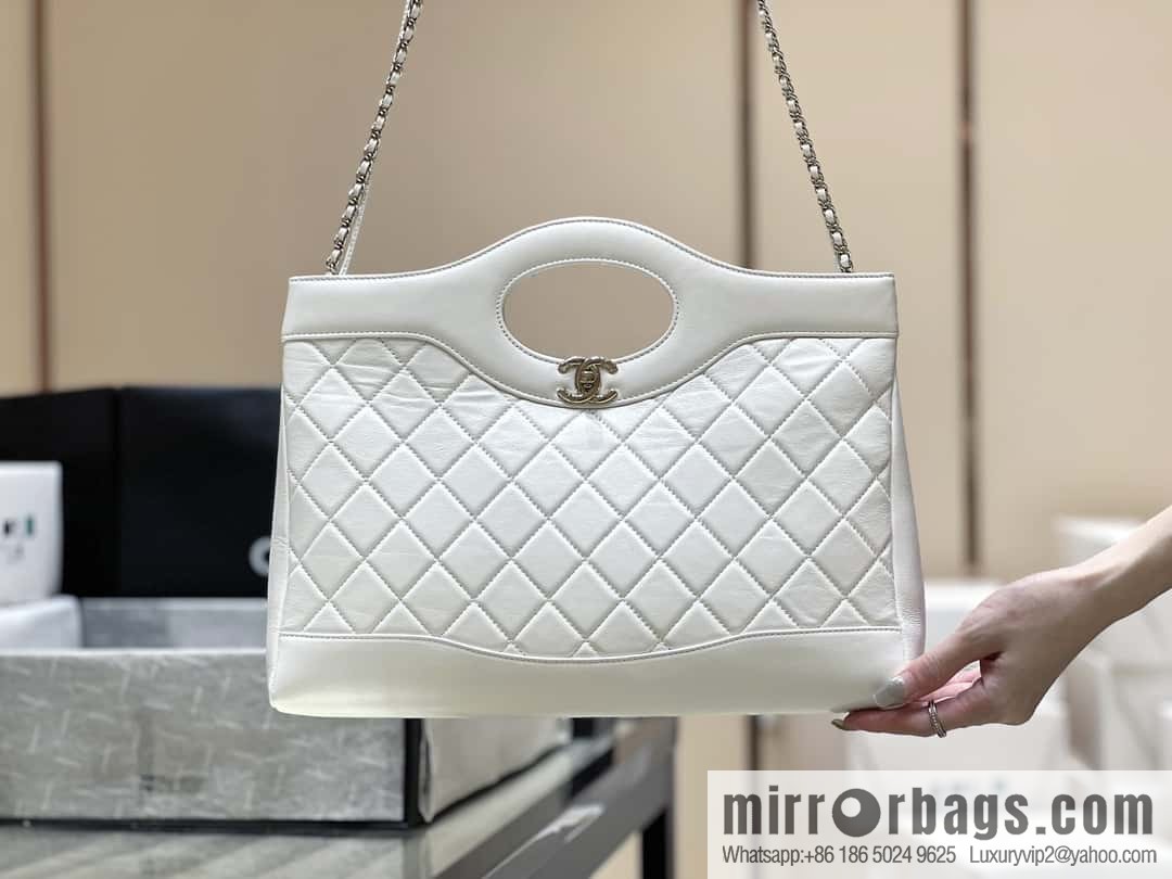 CHANEL 24S horizontal 31bag oil wax sheepskin AS4854