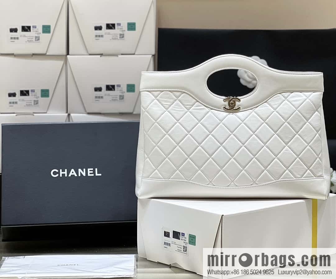 CHANEL 24S horizontal 31bag oil wax sheepskin AS4854