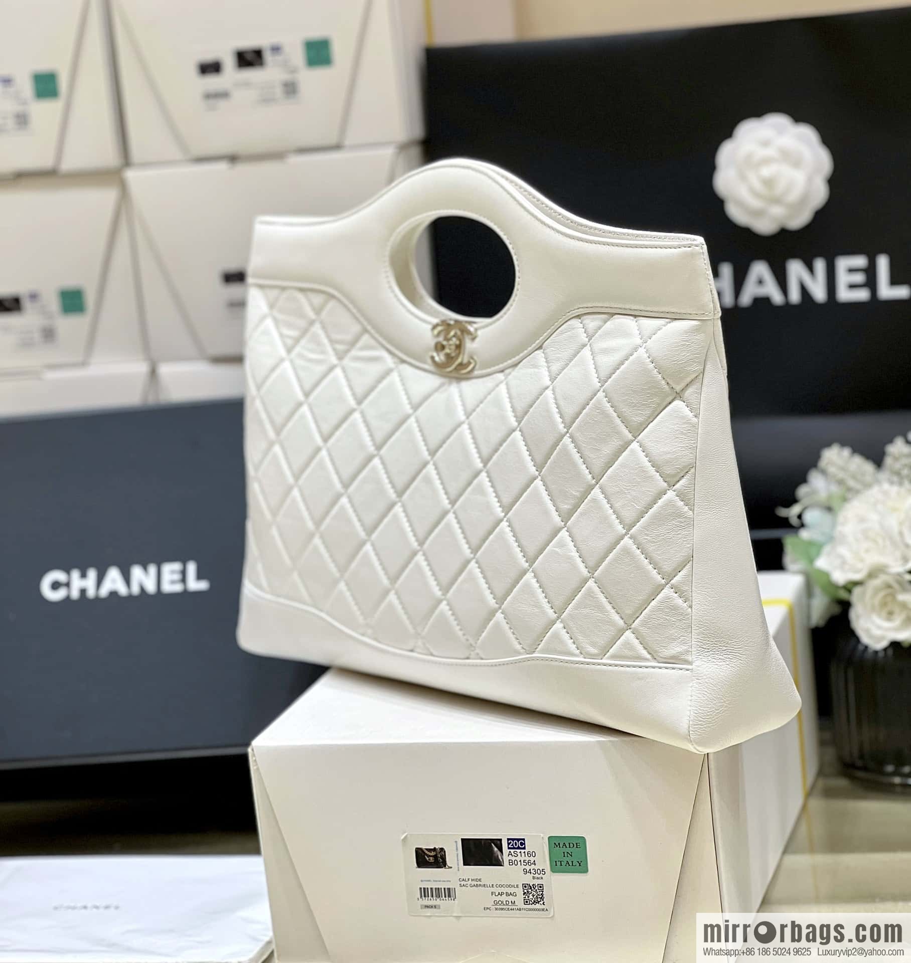 CHANEL 24S horizontal 31bag oil wax sheepskin AS4854