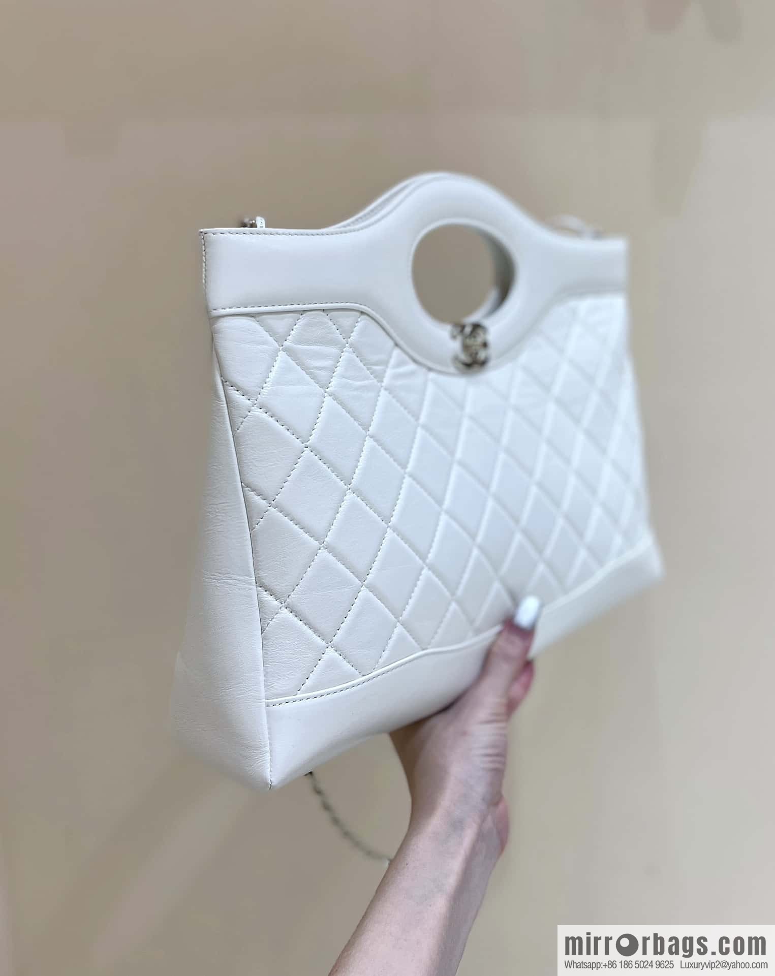 CHANEL 24S horizontal 31bag oil wax sheepskin AS4854