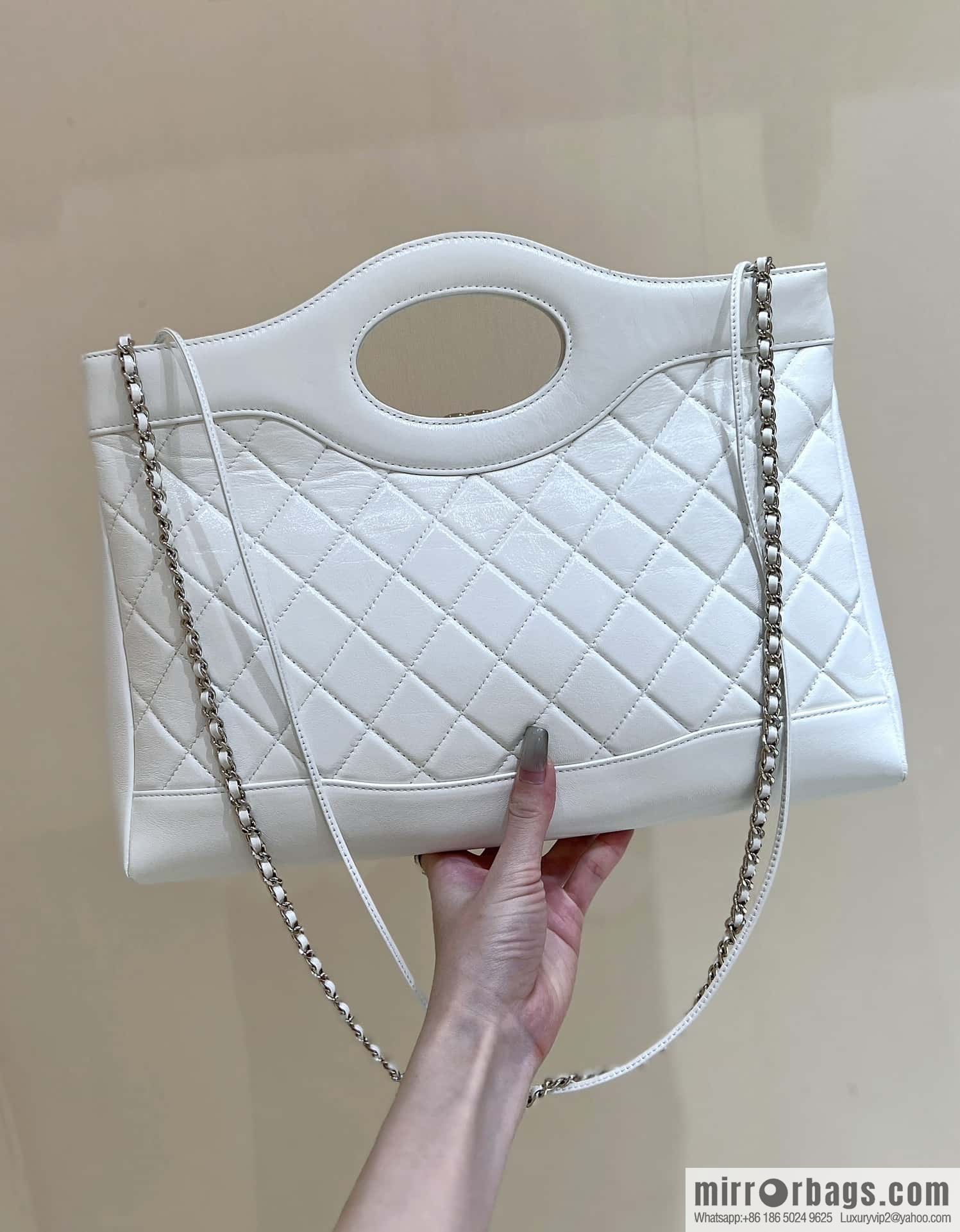 CHANEL 24S horizontal 31bag oil wax sheepskin AS4854