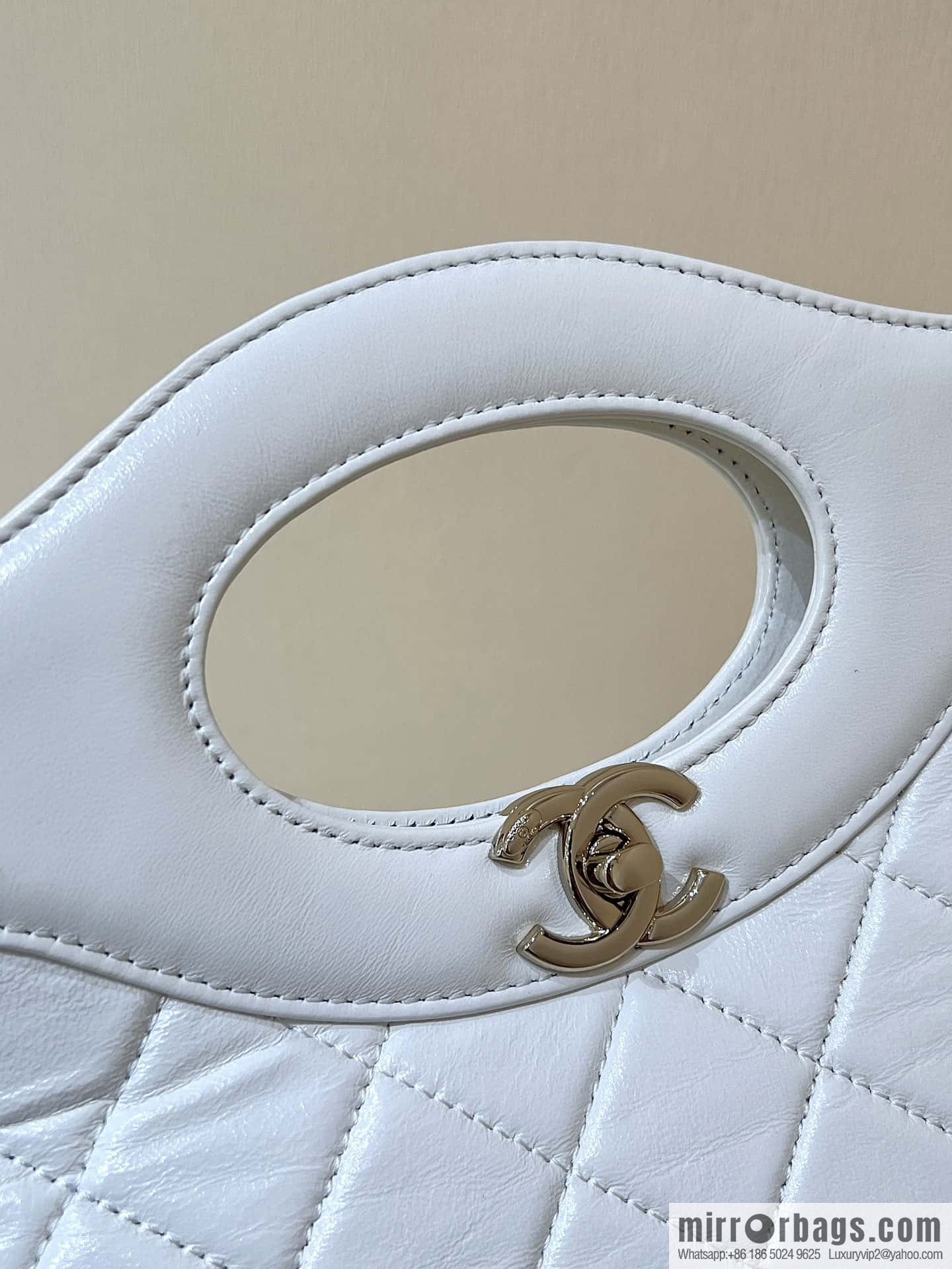 CHANEL 24S horizontal 31bag oil wax sheepskin AS4854