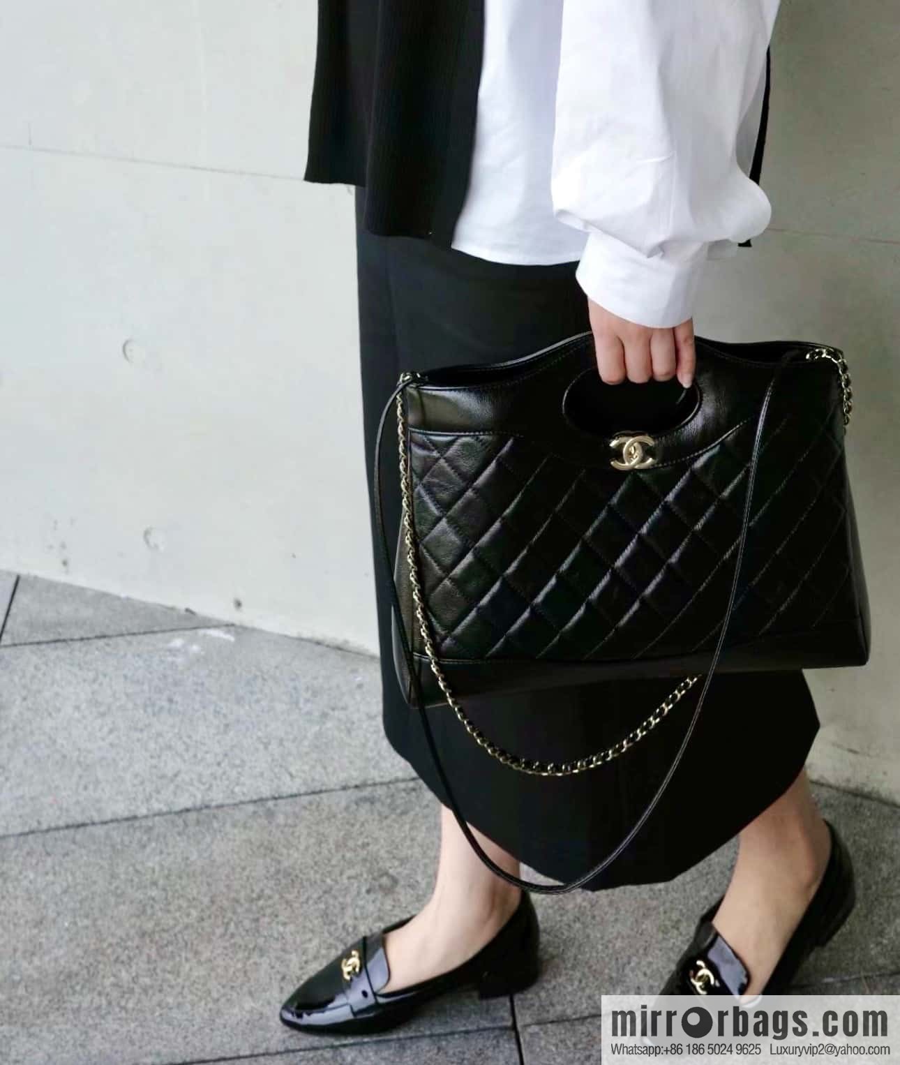 CHANEL 24S horizontal 31bag oil wax sheepskin AS4854 black