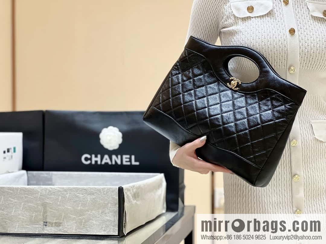 CHANEL 24S horizontal 31bag oil wax sheepskin AS4854 black