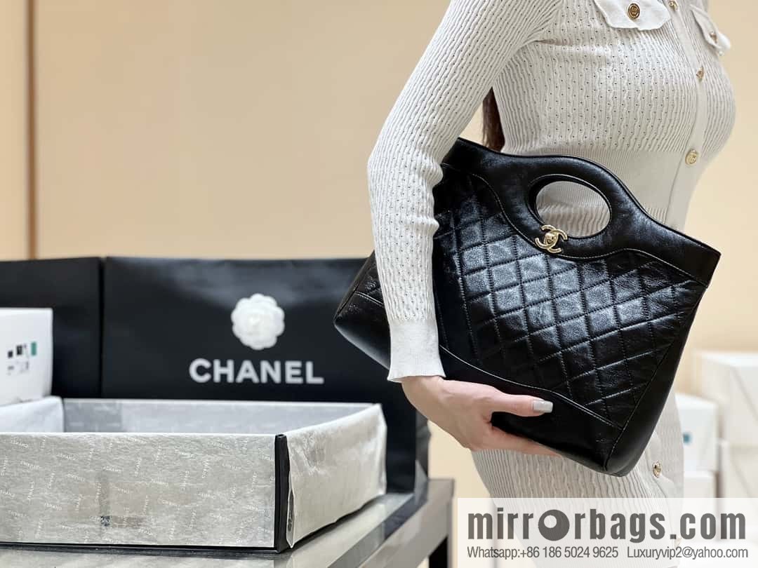CHANEL 24S horizontal 31bag oil wax sheepskin AS4854 black