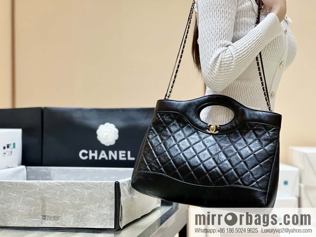 CHANEL 24S horizontal 31bag oil wax sheepskin AS4854 black