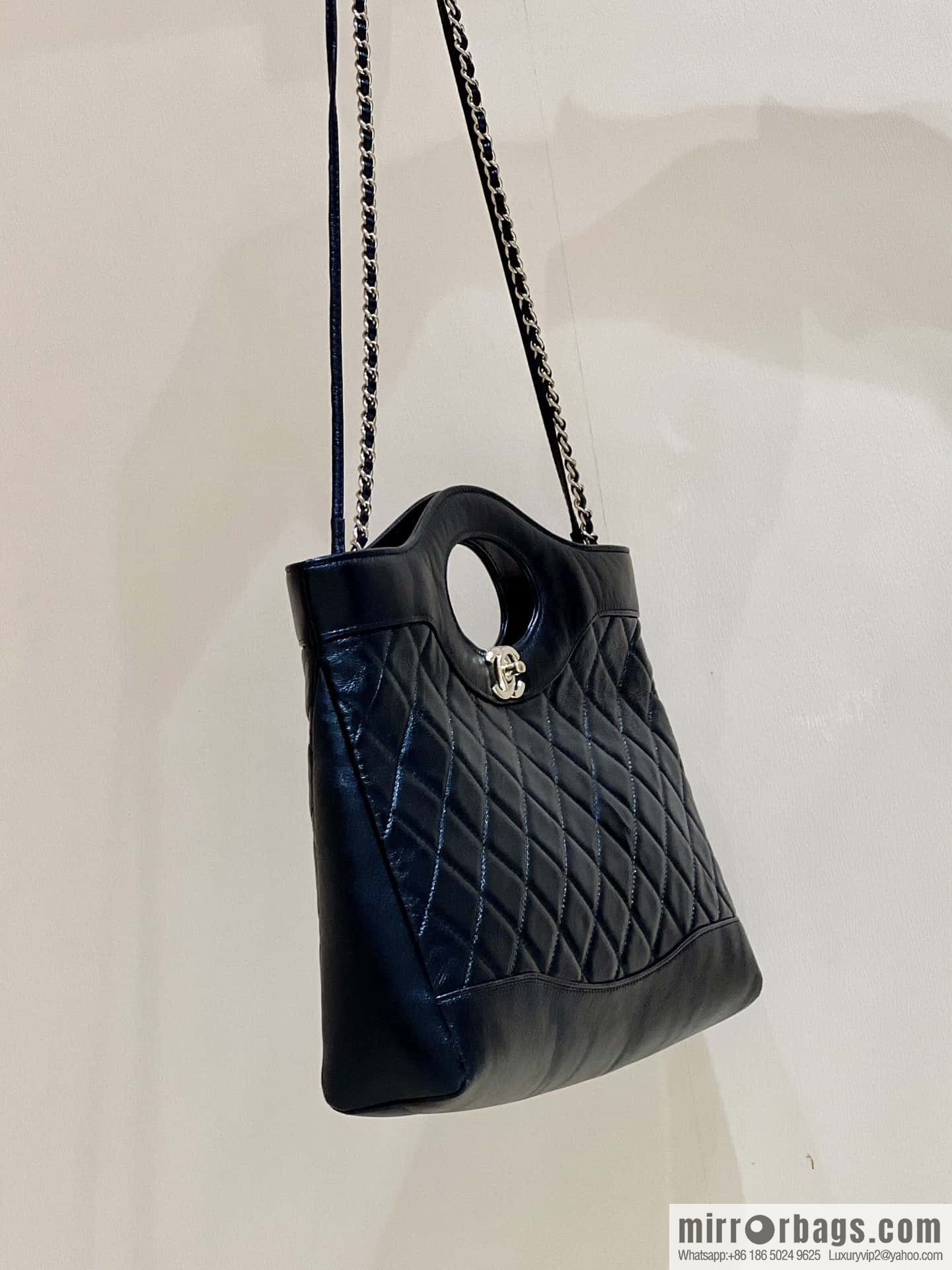 CHANEL 24S horizontal 31bag oil wax sheepskin AS4854 black