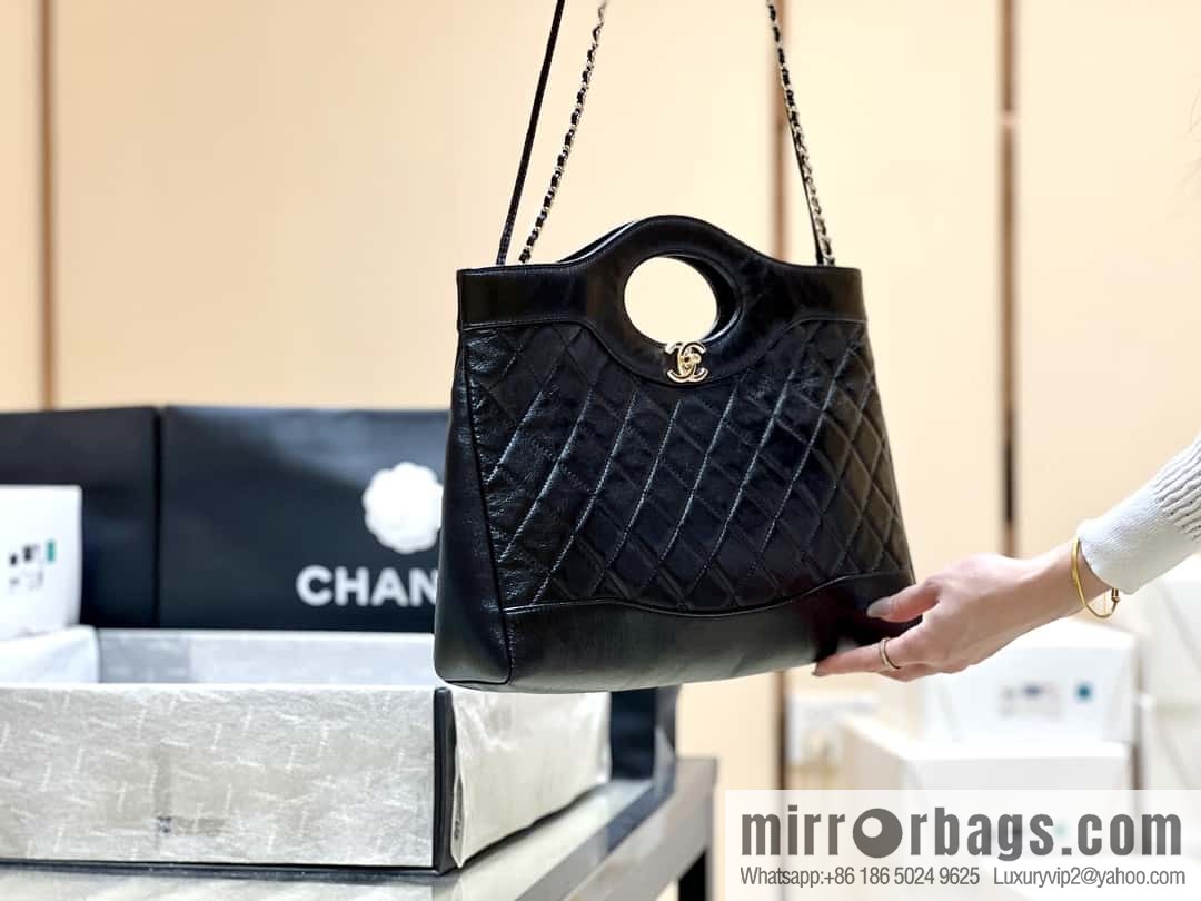 CHANEL 24S horizontal 31bag oil wax sheepskin AS4854 black