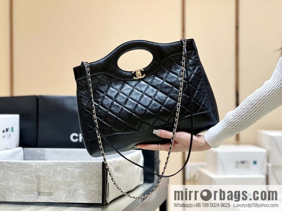CHANEL 24S horizontal 31bag oil wax sheepskin AS4854 black