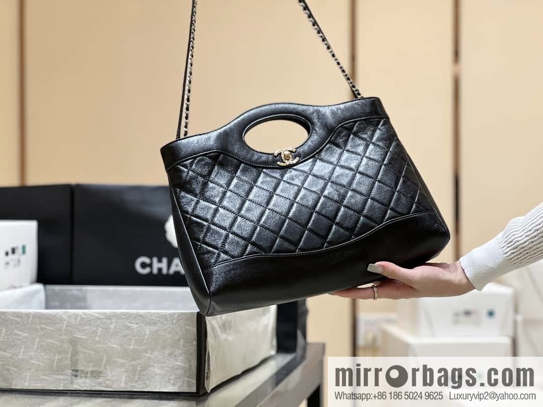 CHANEL 24S horizontal 31bag oil wax sheepskin AS4854 black