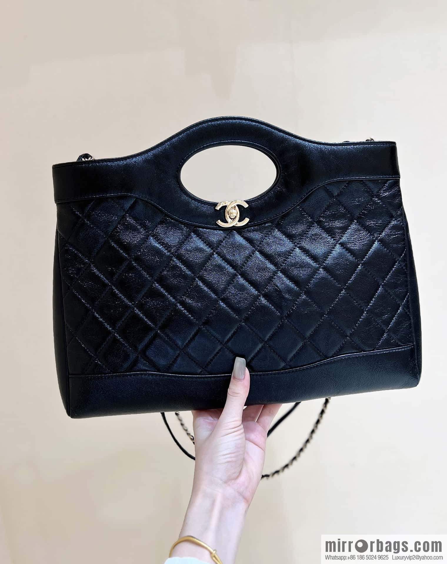 CHANEL 24S horizontal 31bag oil wax sheepskin AS4854 black