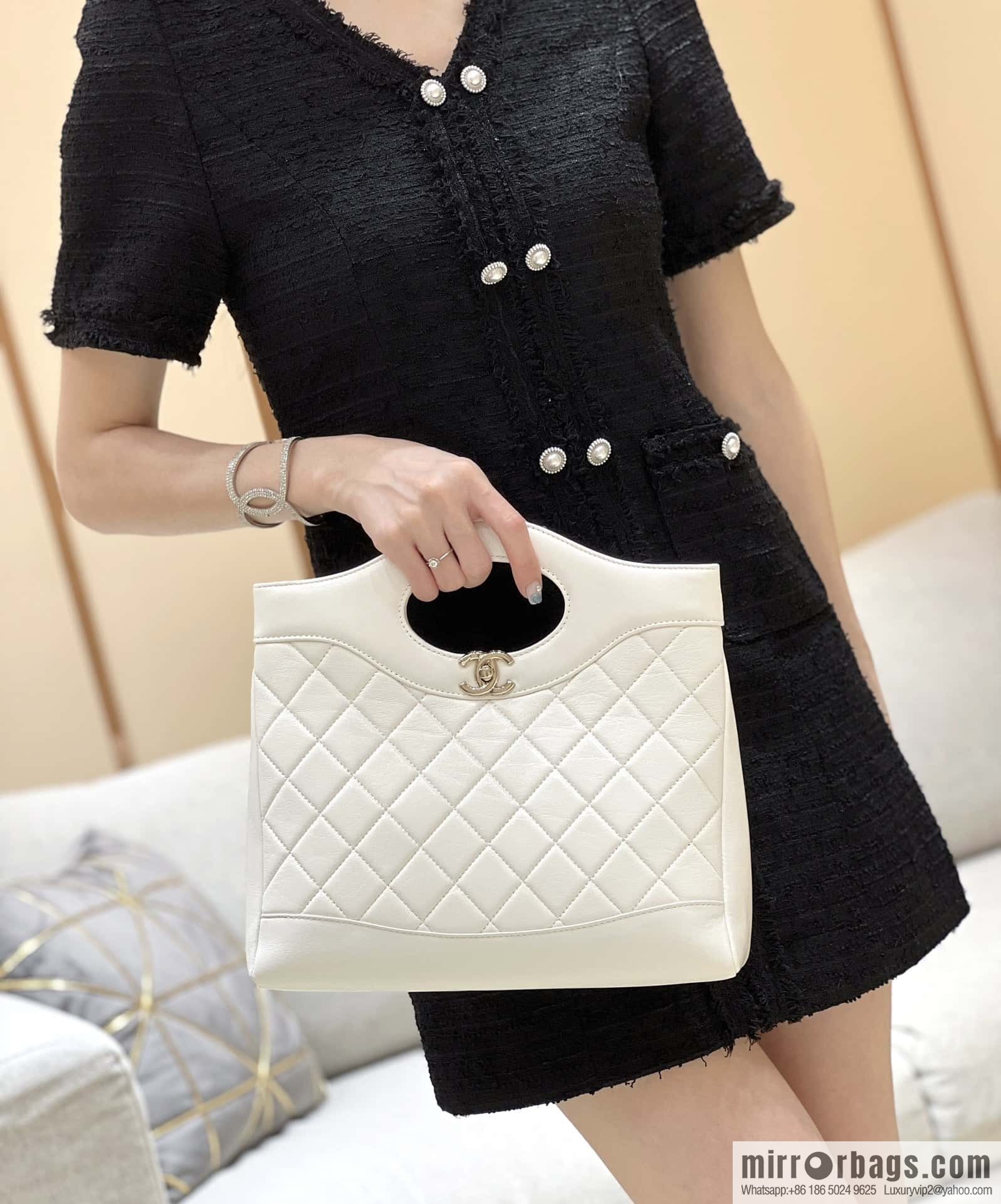 CHANEL 24S New S 31bag oil wax sheepskin AS4853 white