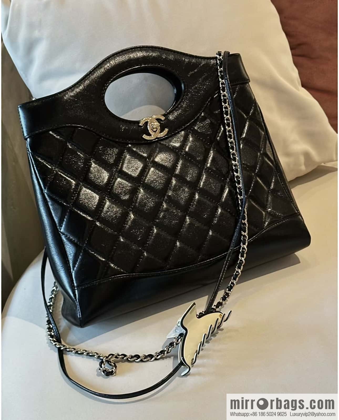 CHANEL 24S new small 31bag oil wax sheepskin AS4853 black