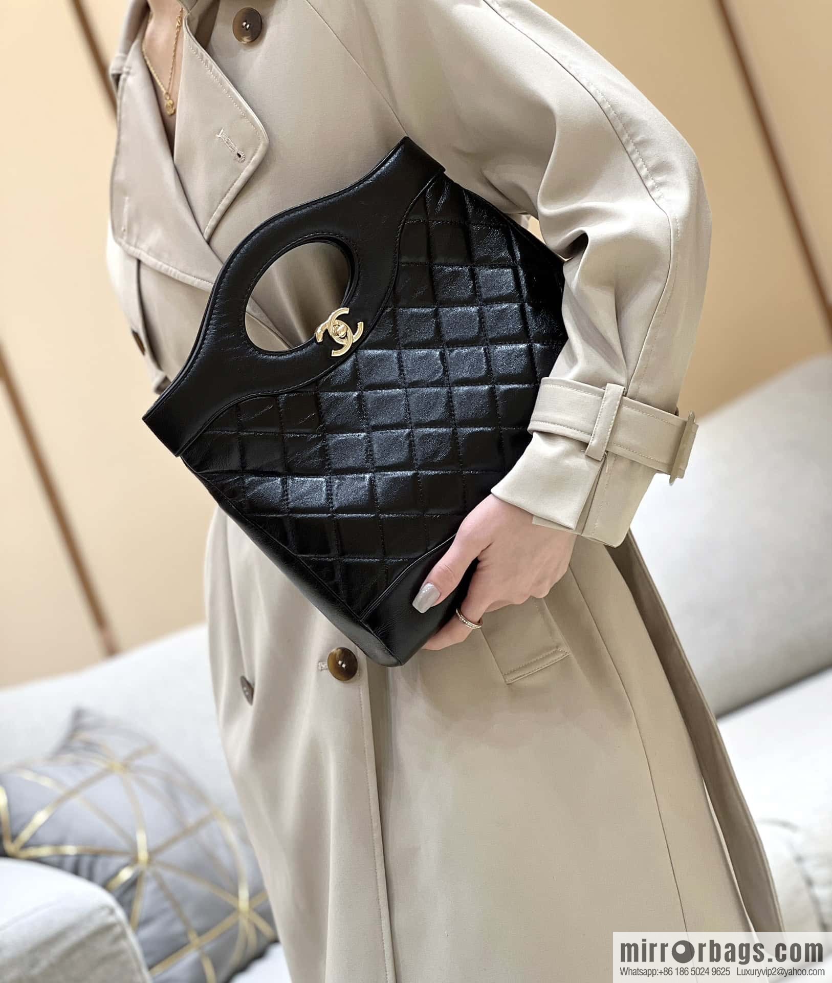 CHANEL 24S new small 31bag oil wax sheepskin AS4853 black