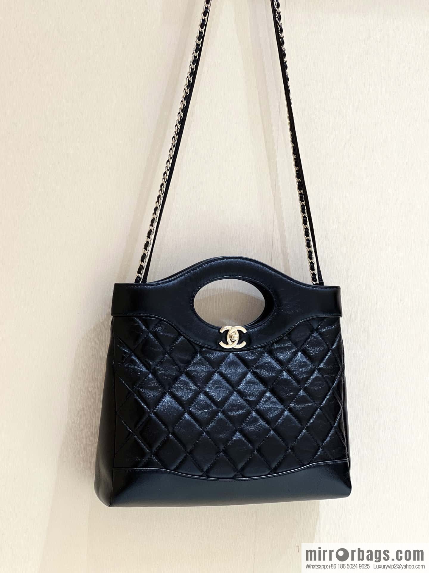 CHANEL 24S new small 31bag oil wax sheepskin AS4853 black