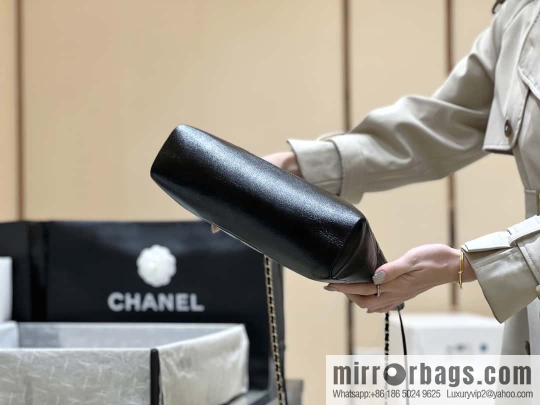 CHANEL 24S new small 31bag oil wax sheepskin AS4853 black