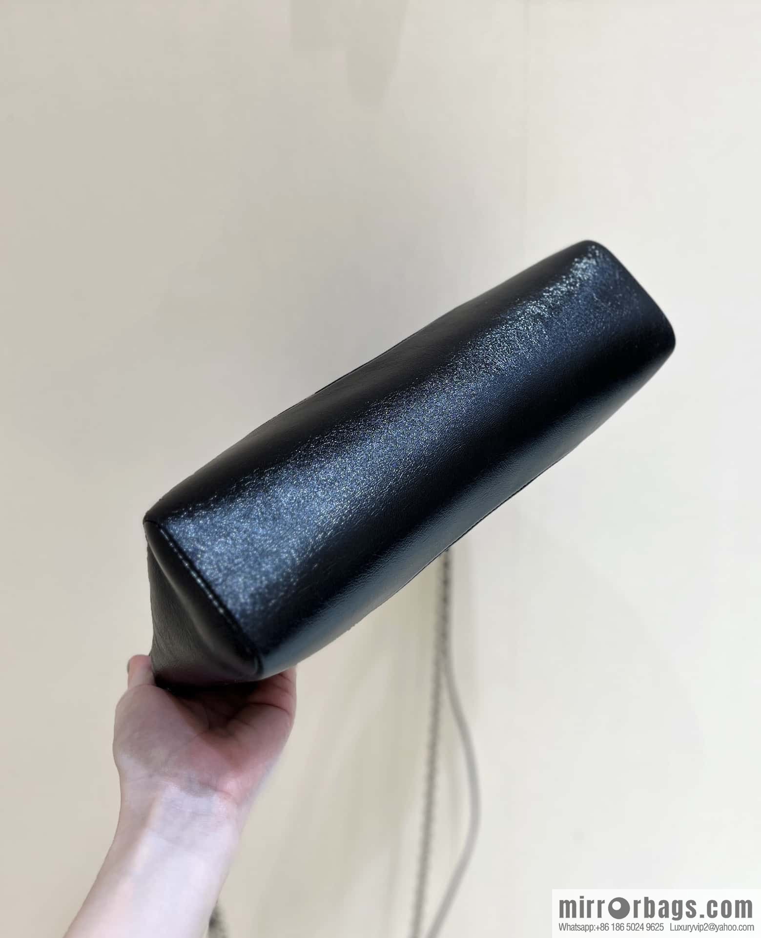 CHANEL 24S new small 31bag oil wax sheepskin AS4853 black