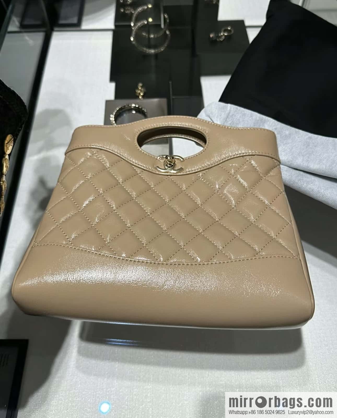 CHANEL 24S mini 31bag oil wax sheepskin AS4133 milk tea color