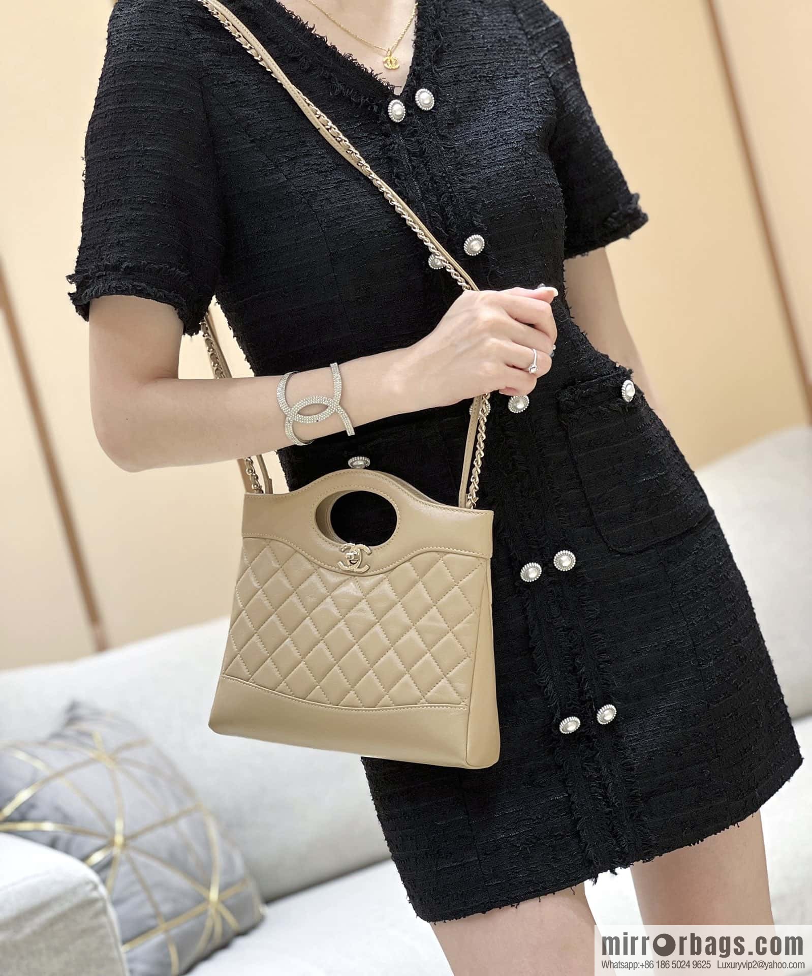 CHANEL 24S mini 31bag oil wax sheepskin AS4133 milk tea color