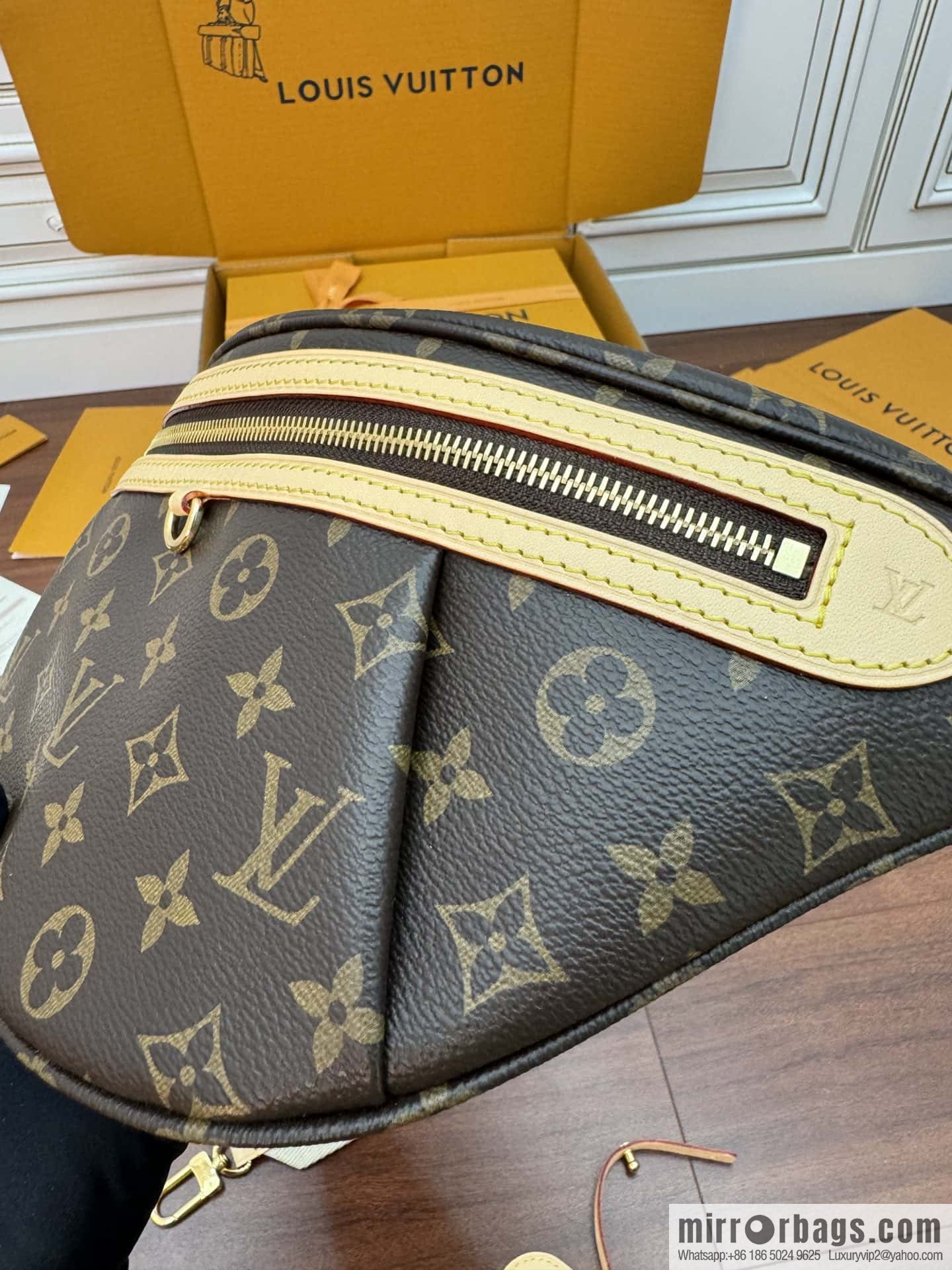 LV M46784 HIGH RISE fanny pack