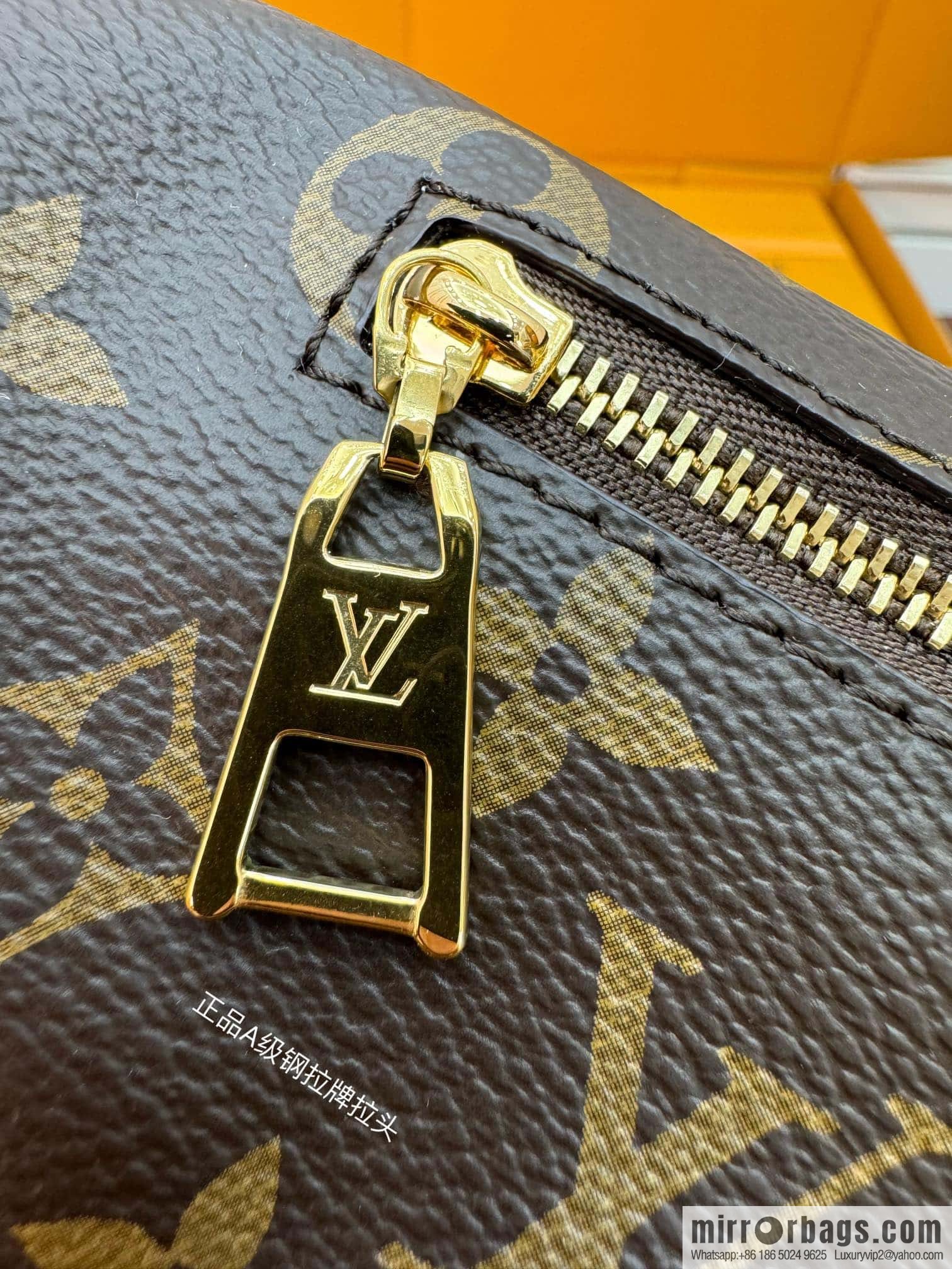 LV M46784 HIGH RISE fanny pack
