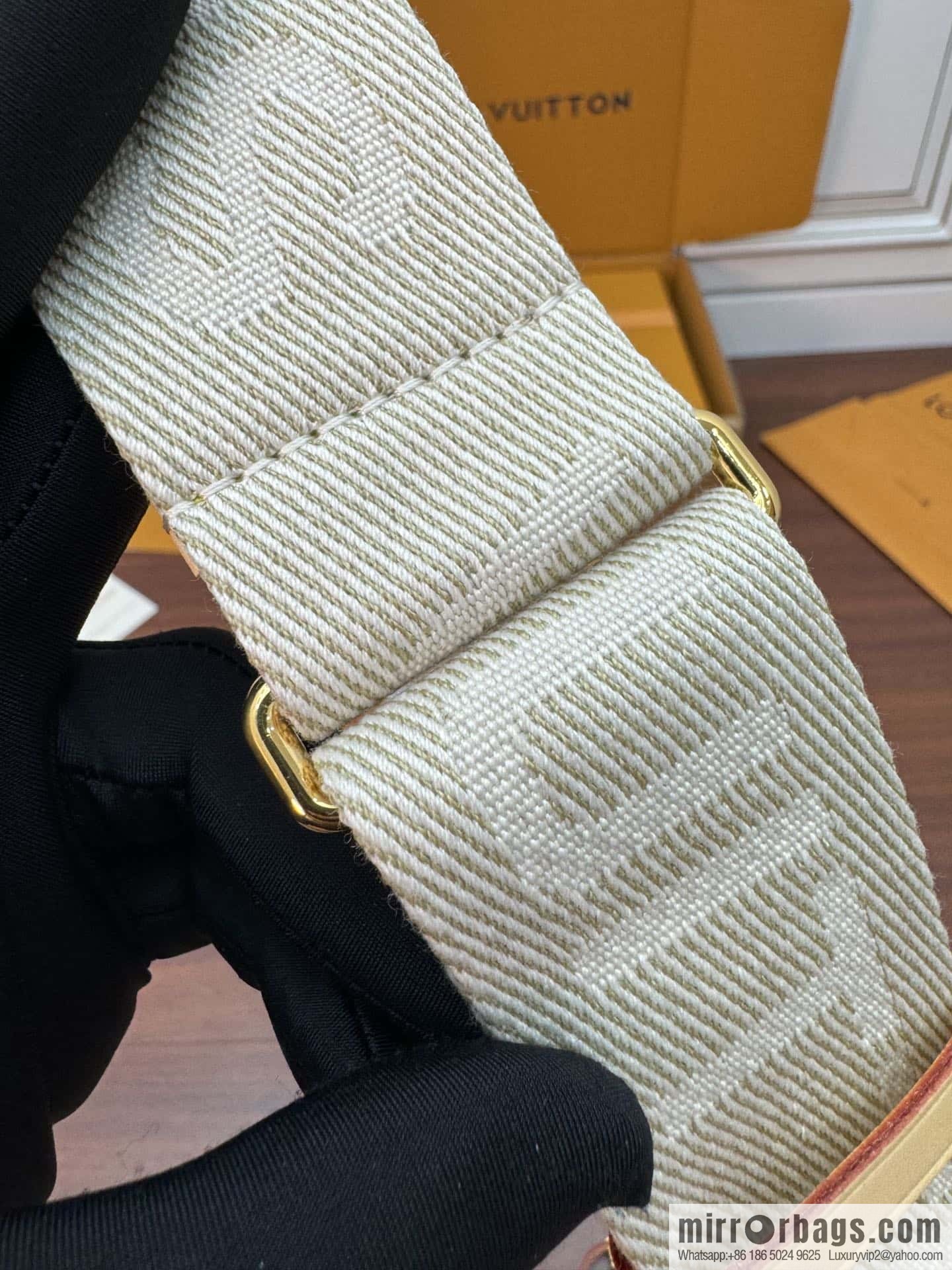 LV M46784 HIGH RISE fanny pack
