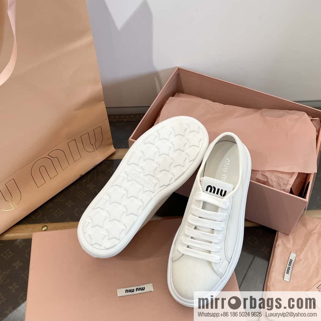 𝐌𝐢𝐮𝐌𝐢𝐮||𝟐𝟎𝟐𝟒 the latest spring and summer canvas, platform sports white shoes