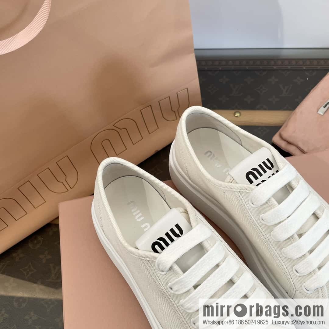 𝐌𝐢𝐮𝐌𝐢𝐮||𝟐𝟎𝟐𝟒 the latest spring and summer canvas, platform sports white shoes