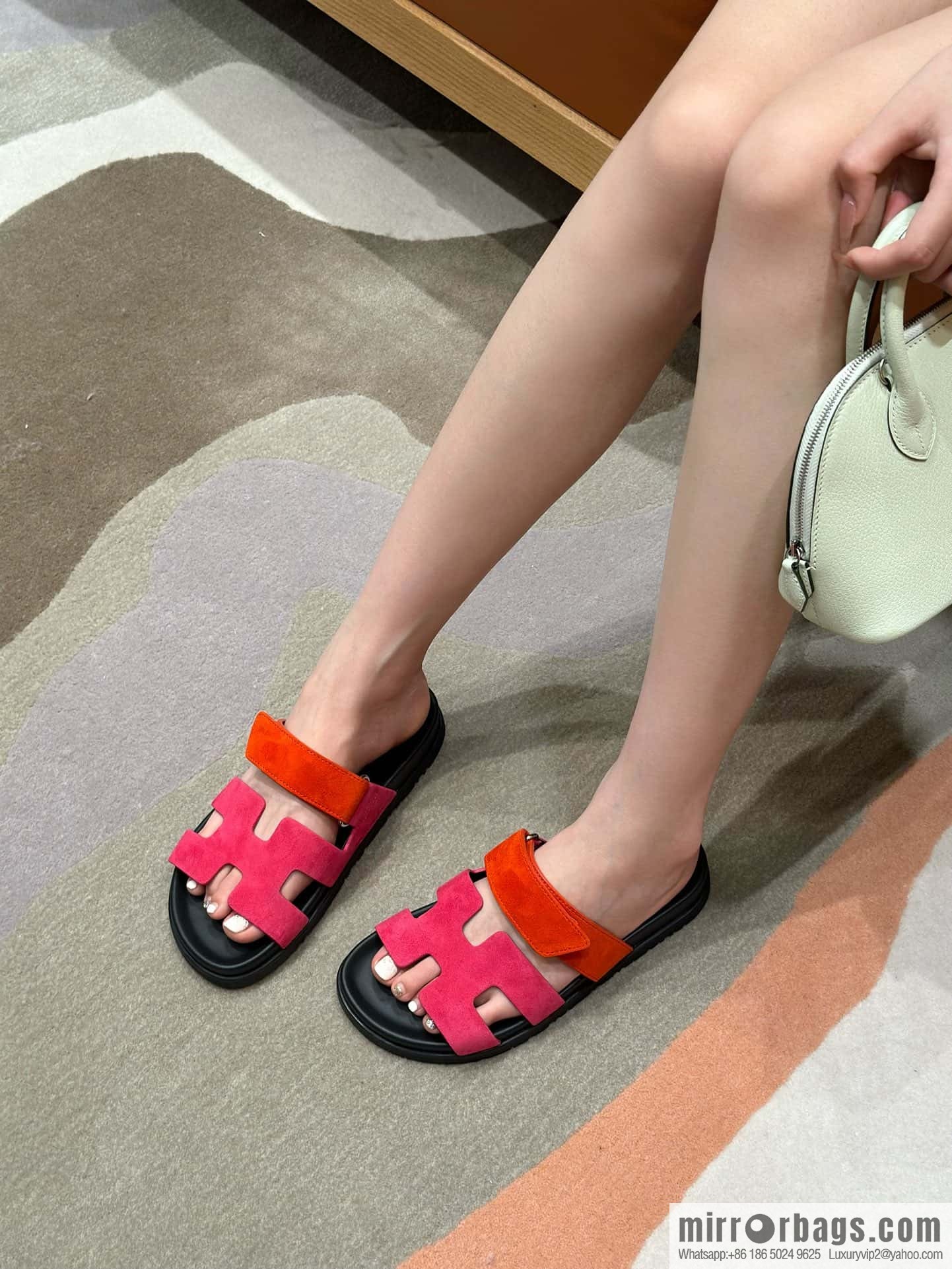 Hermès 225 CHYPRE SANDAL uncle shoes, rose red/Rose and red