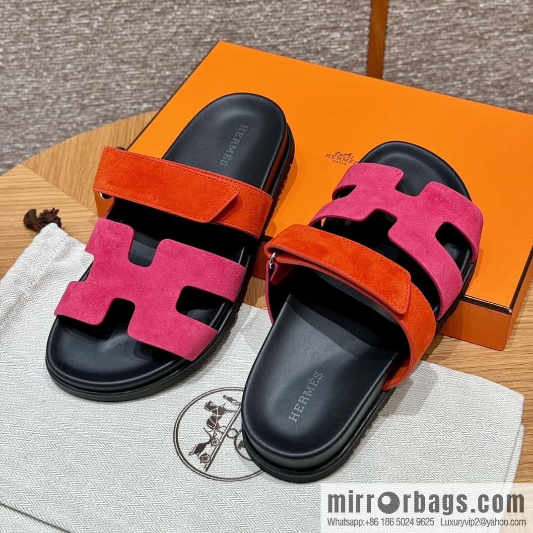 Hermès 225 CHYPRE SANDAL uncle shoes, rose red/Rose and red