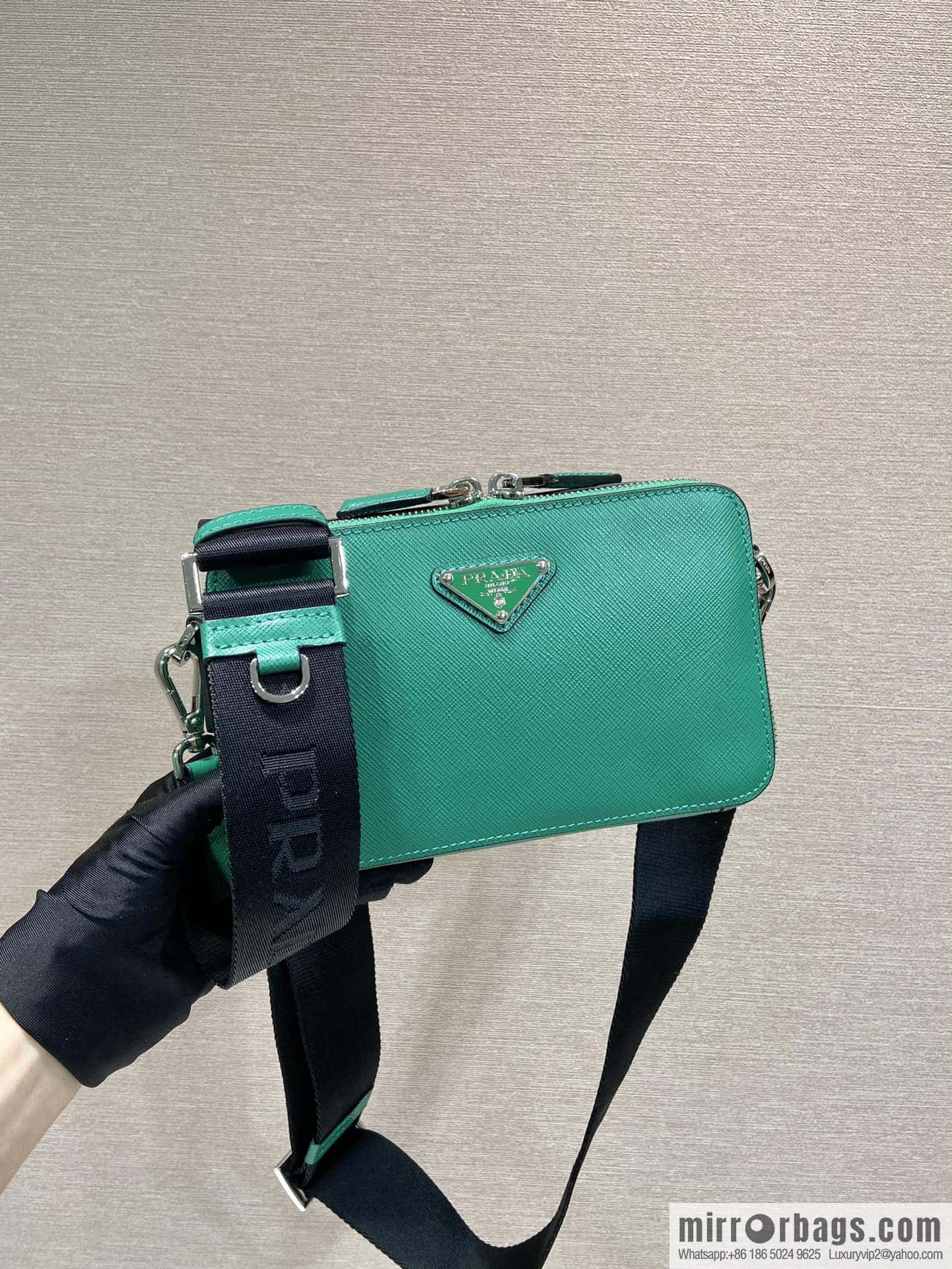 PRADA 🎉 new mailman bag 🎉 2VH173 cross pattern new color
