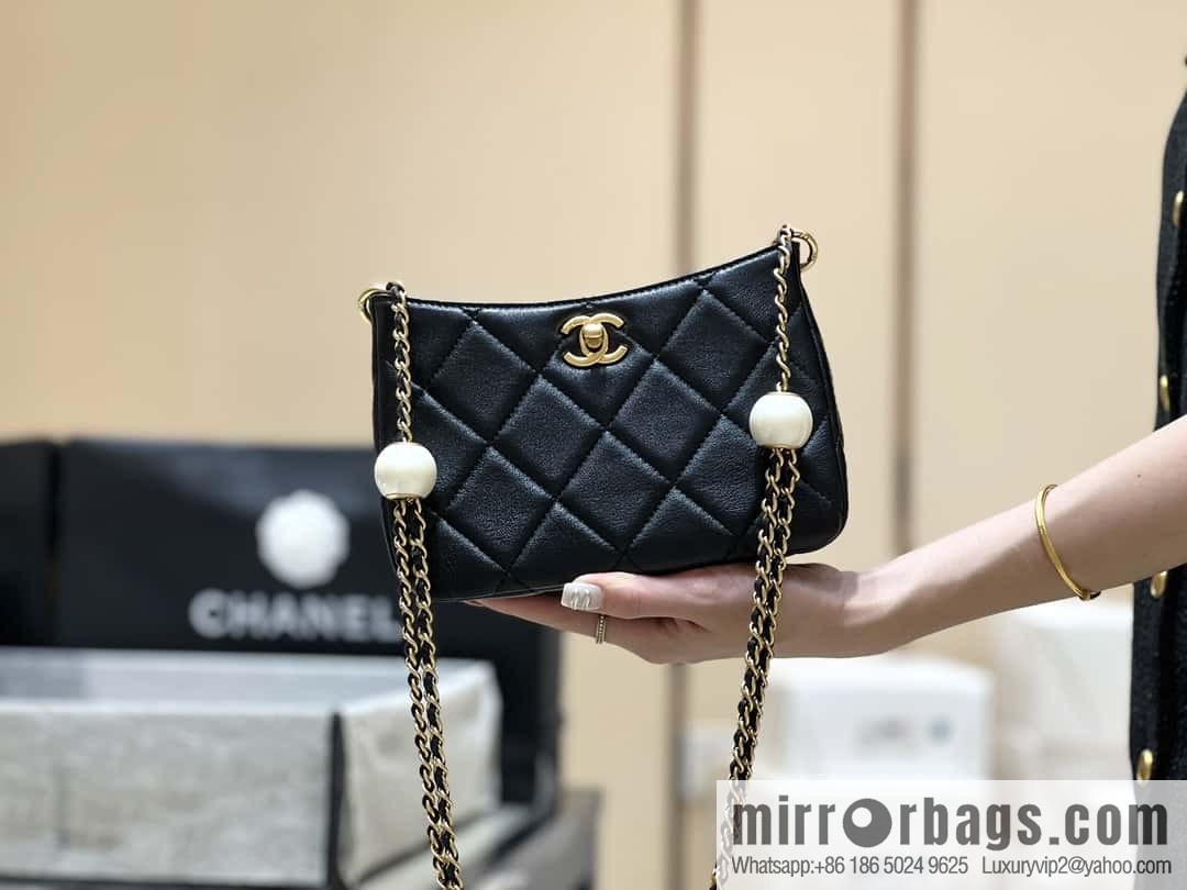 CHANEL 24S Spring/Summer Double Pearl Tangyuan Hobo AS4859