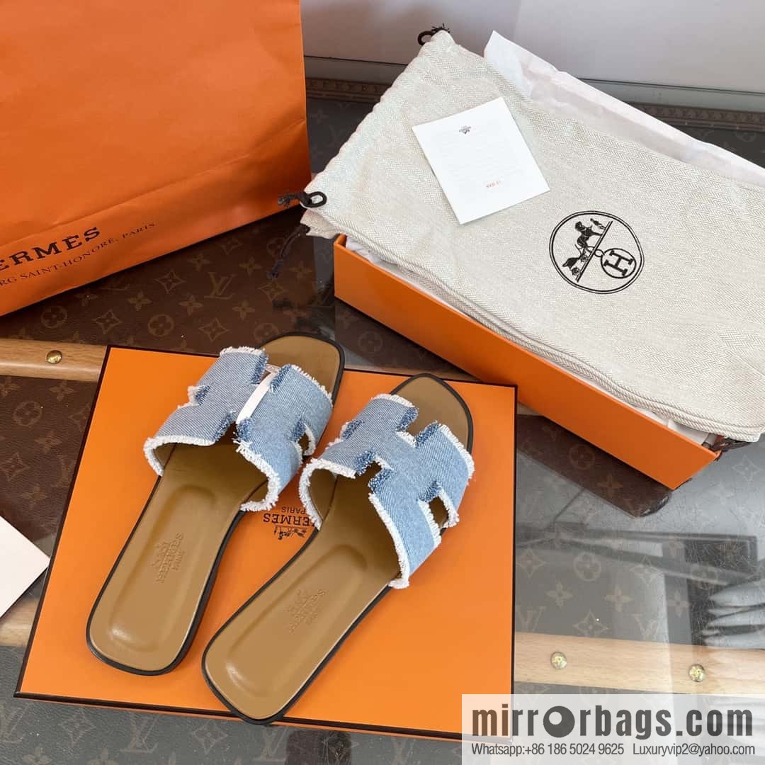 The latest denim tassel slippers from Hermès