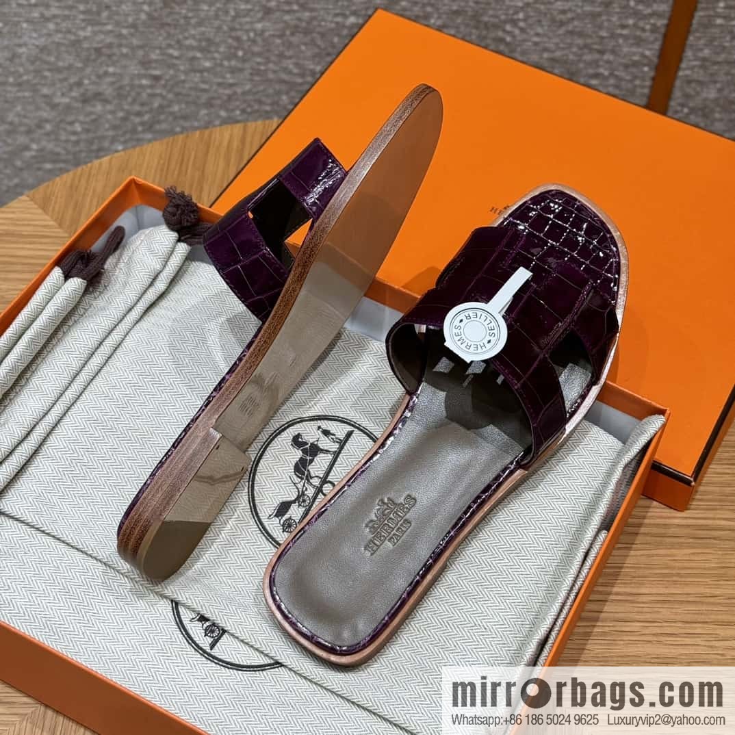 Hermès 181 Oran sandals alligator/crocodile 🐊 N5/Cassis/gallon purple