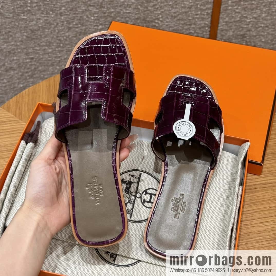 Hermès 181 Oran sandals alligator/crocodile 🐊 N5/Cassis/gallon purple
