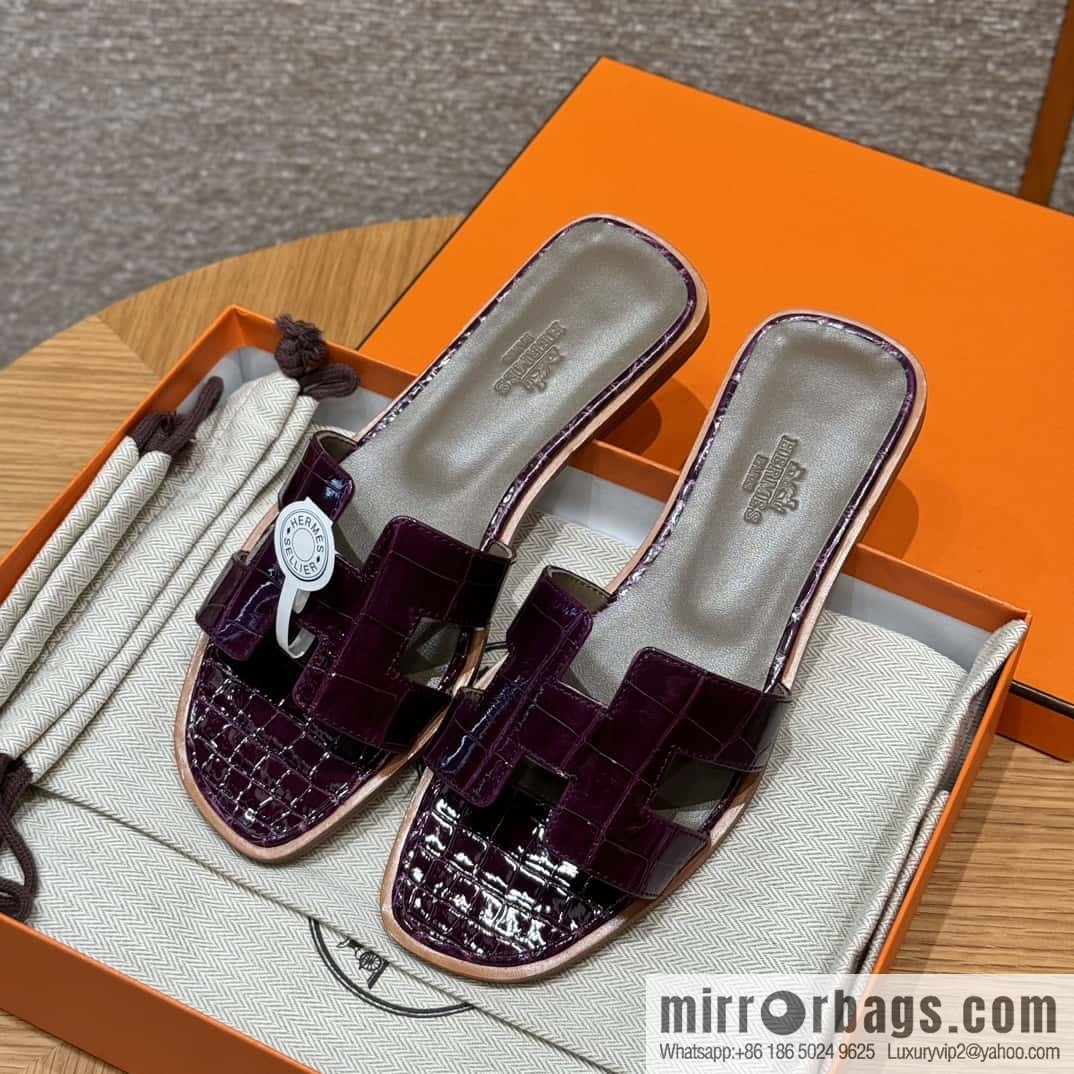 Hermès 181 Oran sandals alligator/crocodile 🐊 N5/Cassis/gallon purple