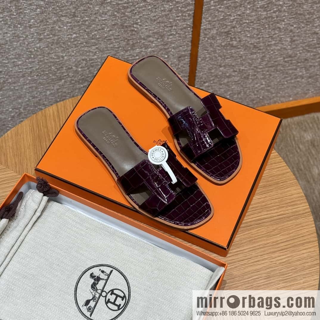 Hermès 181 Oran sandals alligator/crocodile 🐊 N5/Cassis/gallon purple