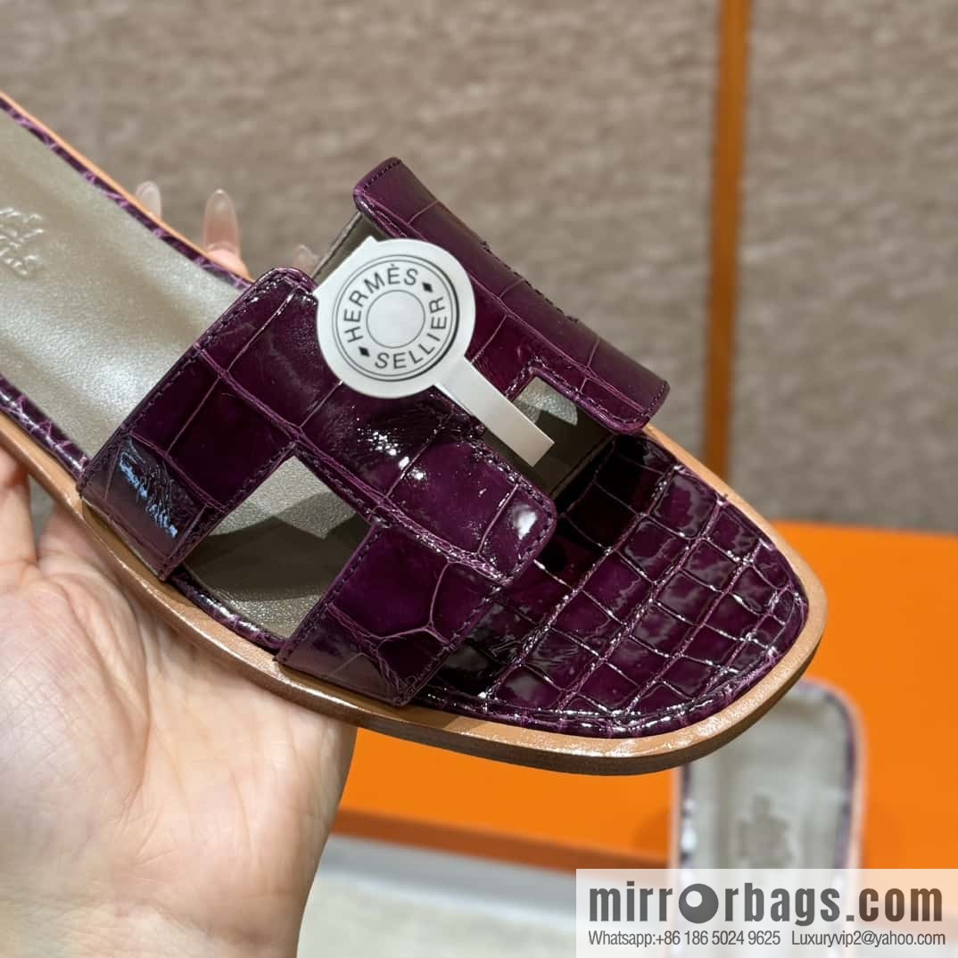 Hermès 181 Oran sandals alligator/crocodile 🐊 N5/Cassis/gallon purple