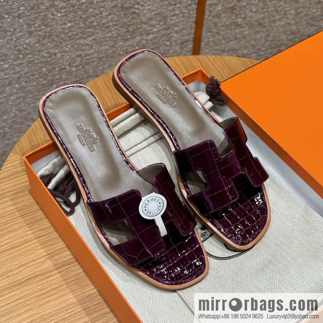 Hermès 181 Oran sandals alligator/crocodile 🐊 N5/Cassis/gallon purple