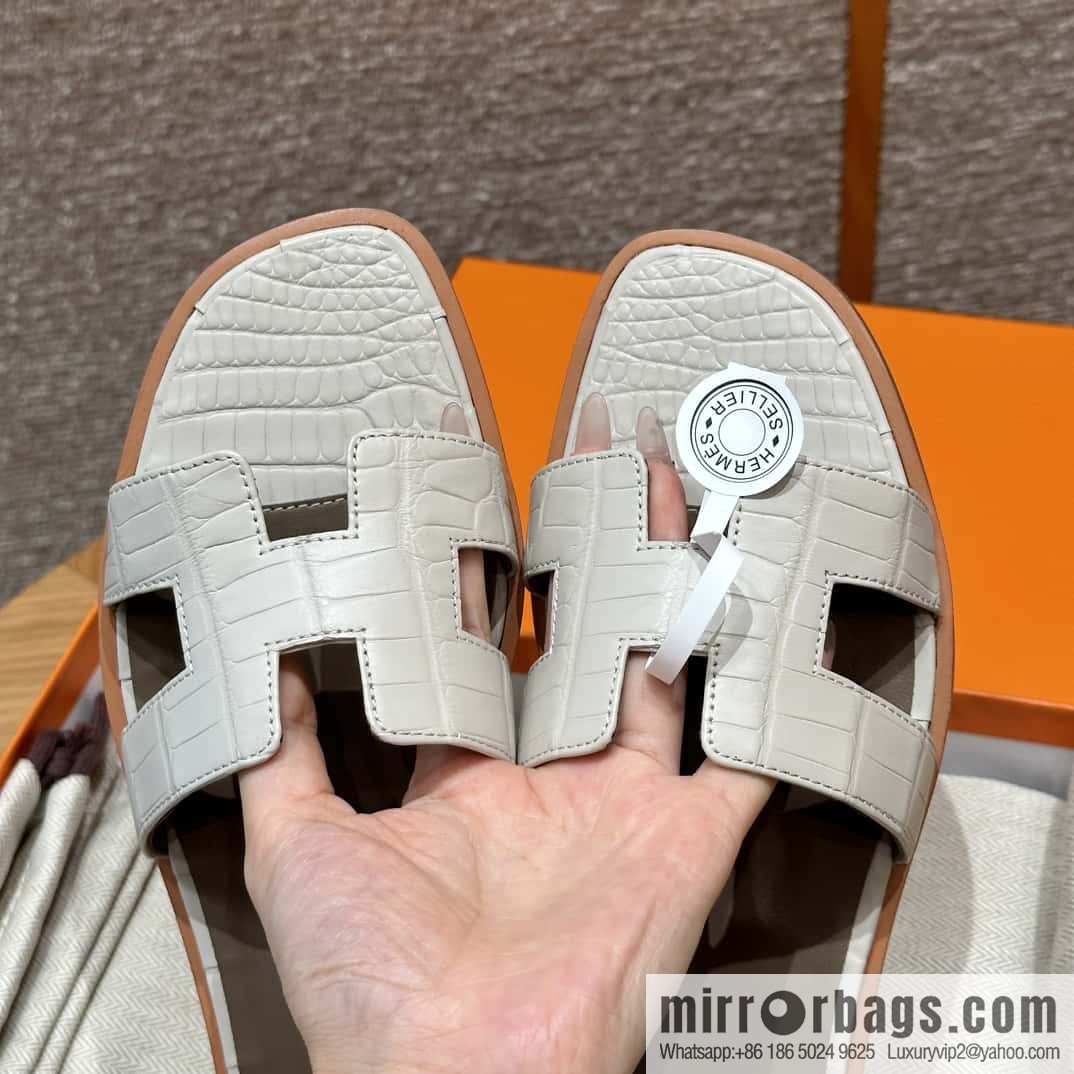 Hermès 181 Oran sandals alligator/crocodile 🐊 glacier white/8L/Beton