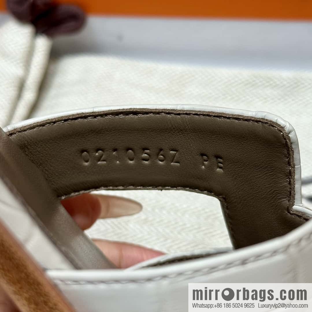 Hermès 181 Oran sandals alligator/crocodile 🐊 glacier white/8L/Beton