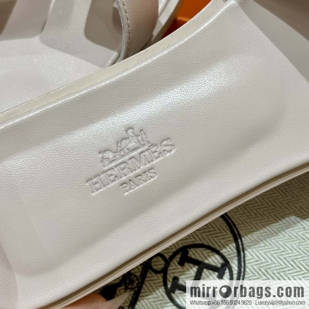 Hermès 181 Oran slippers, plain /Swift petal powder/Petal powder