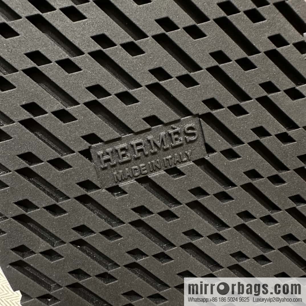 Hermès 258 Empire, plain weave/swift black/89/Black