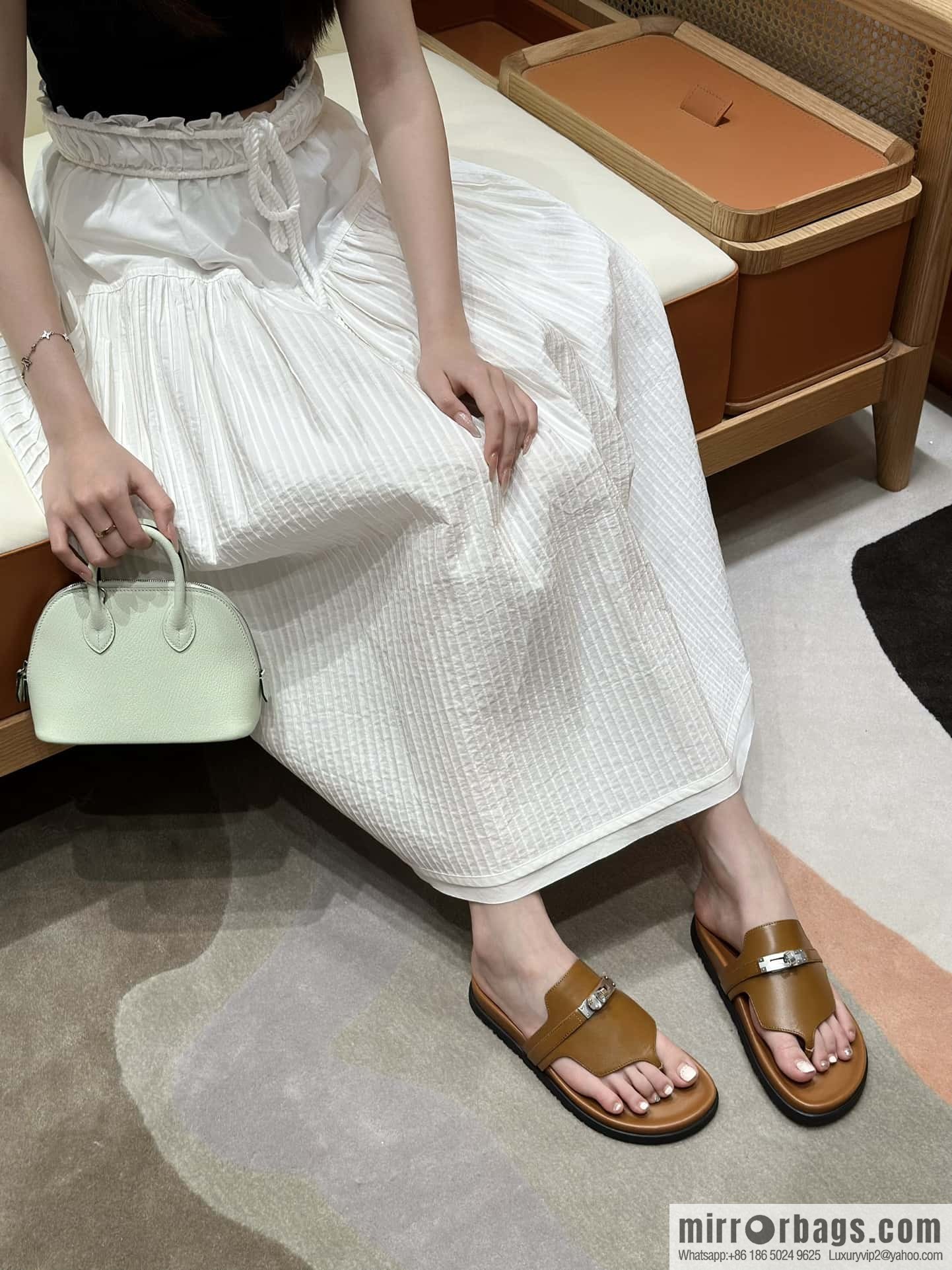 Hermès 258 Empire, plain weave/swift brown/brown