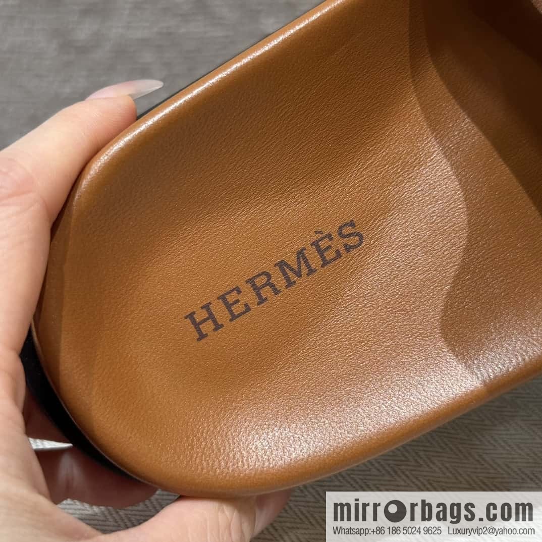 Hermès 258 Empire, plain weave/swift brown/brown