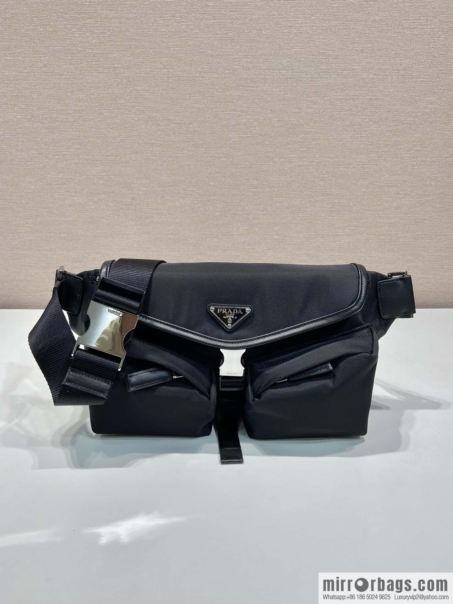 PRADA 🎉 new 🎉 2VH174 breast bag/fanny pack