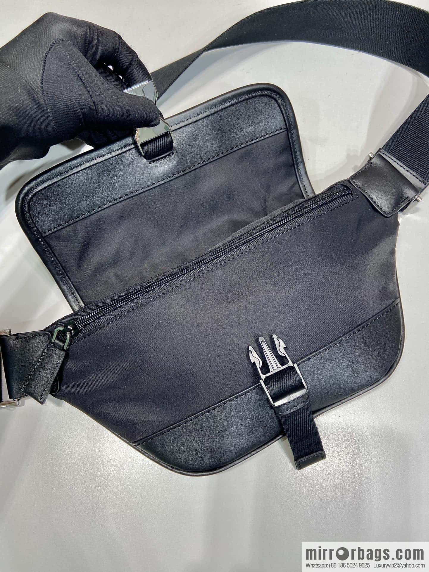 PRADA 🎉 new fanny pack 🎉 2VH176