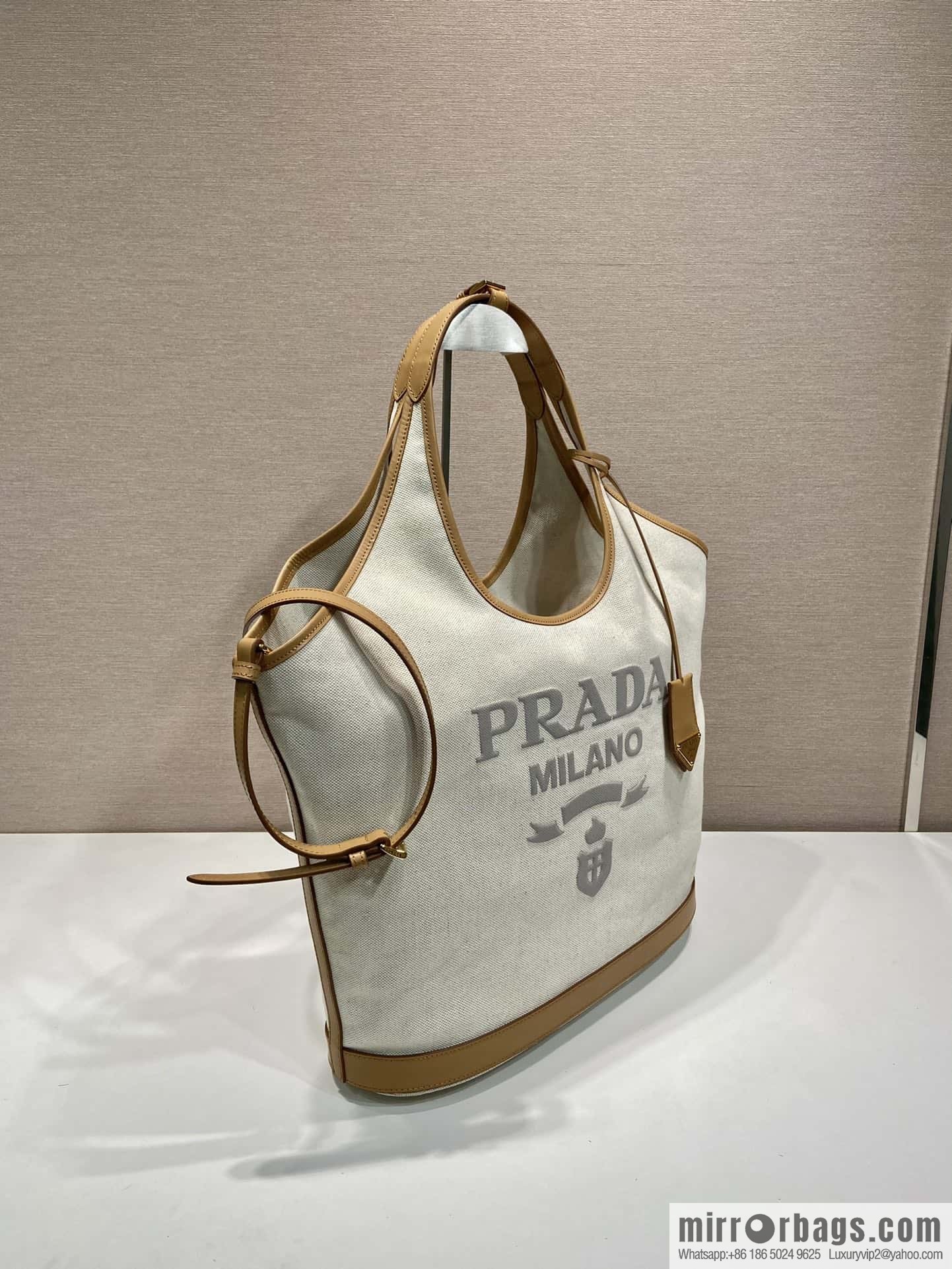 PRADA 🎉 new tote bag 🎉 1BG472 large