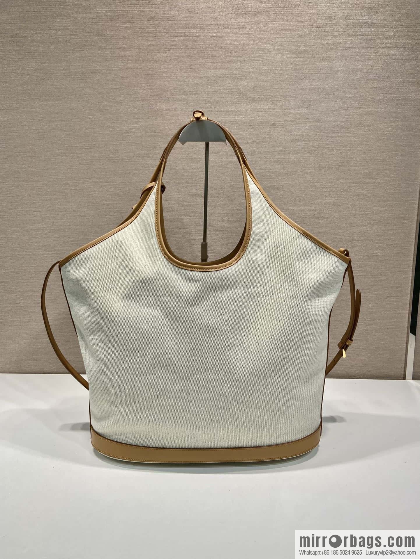 PRADA 🎉 new tote bag 🎉 1BG472 large